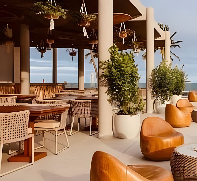 Cais Eco - pool front