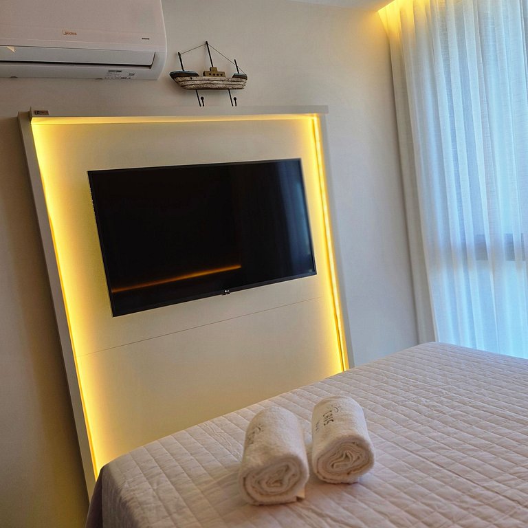 Cais - Vista Mar Lateral by Manta