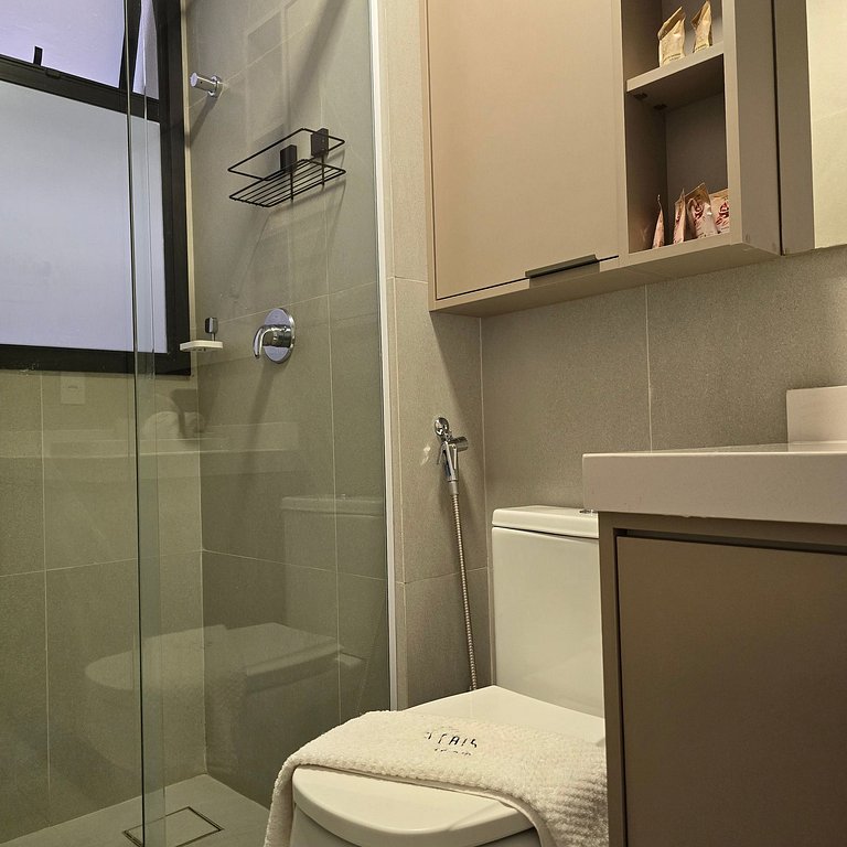 Cais- Vista mar em todos ambientes|1 qto, by Manta