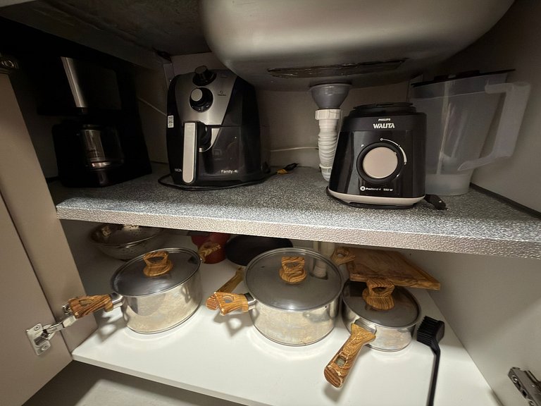 Cais - Golfinho - Vista Piscina | 2 qtos, by Manta