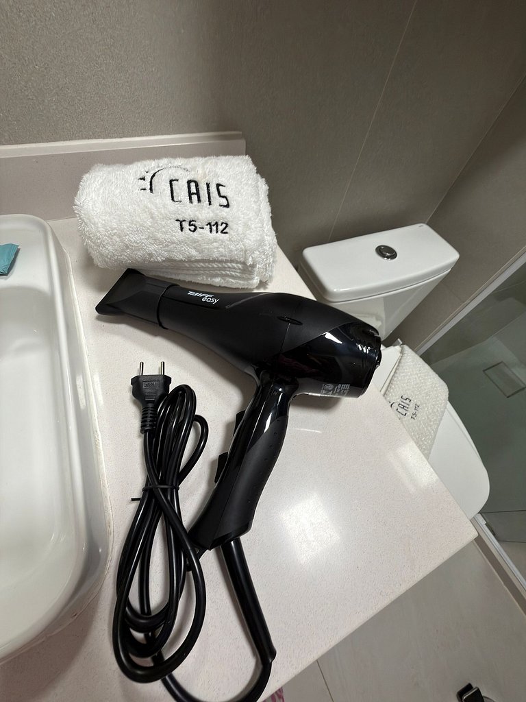 Cais - Golfinho - Vista Piscina | 2 qtos, by Manta