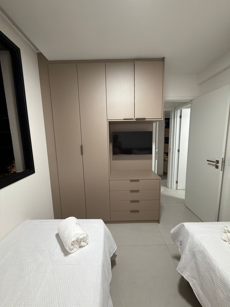 Cais - Golfinho - Vista Piscina | 2 qtos, by Manta