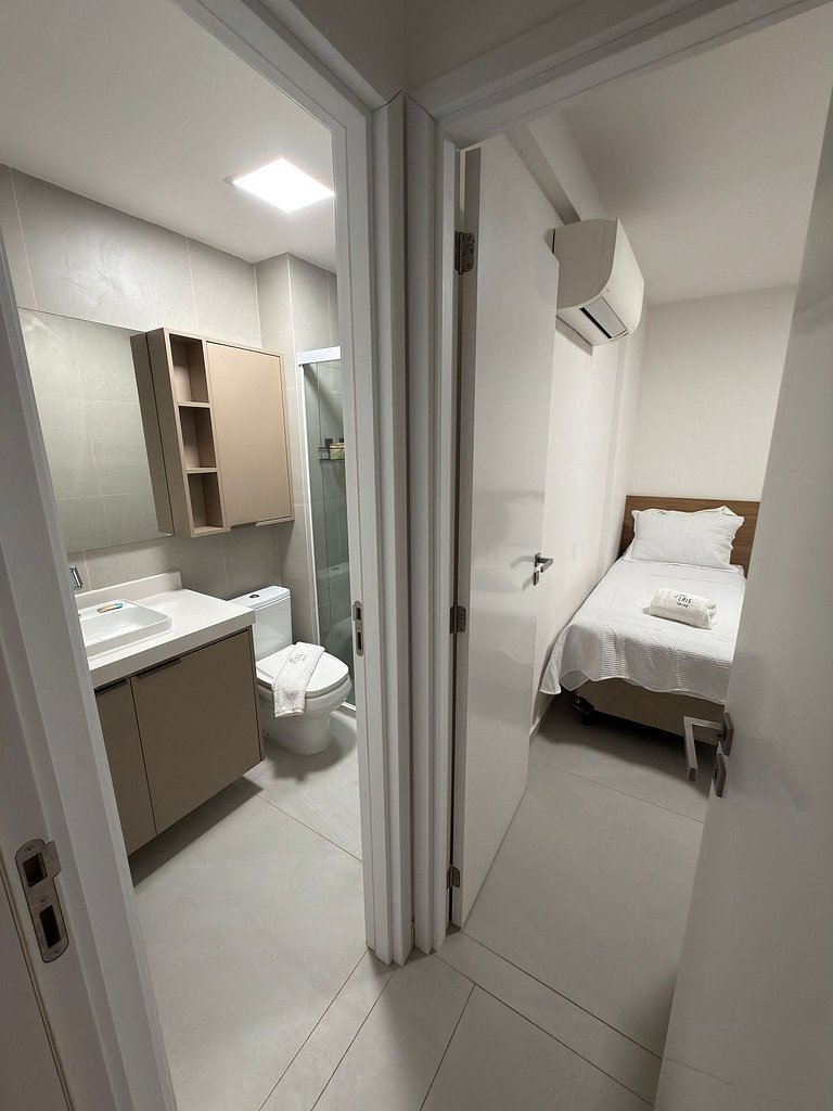 Cais - Golfinho - Vista Piscina | 2 qtos, by Manta